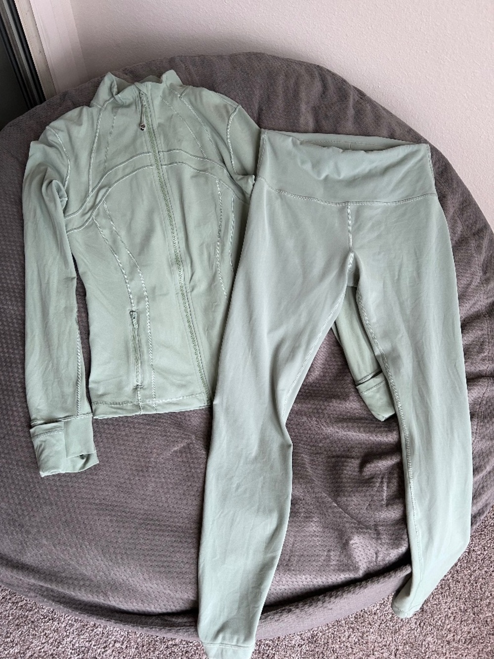 Lululemon Define Jacket Nulu & WUNDER TRAIN leggings